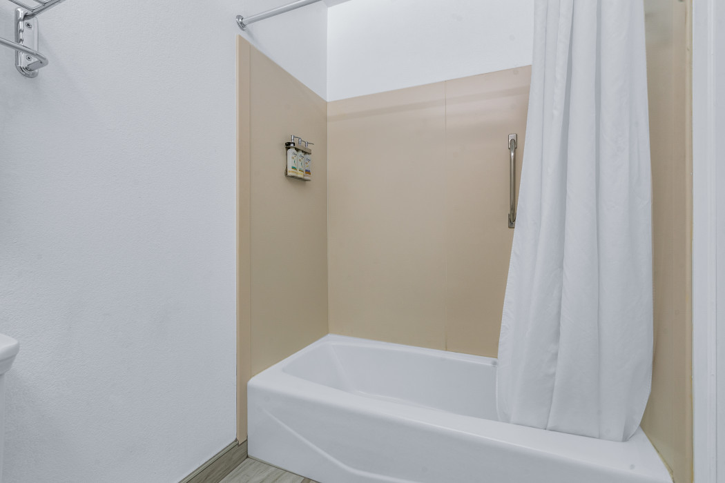 Standard 2 Queen Beds with Balcony