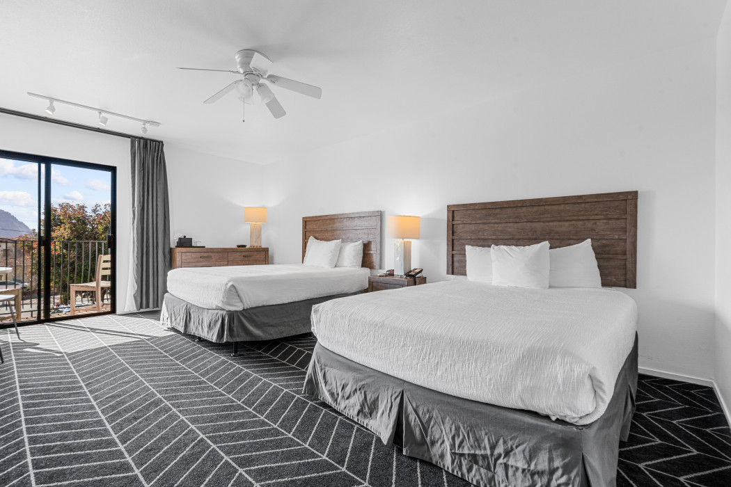 Standard 2 Queen Beds with Balcony