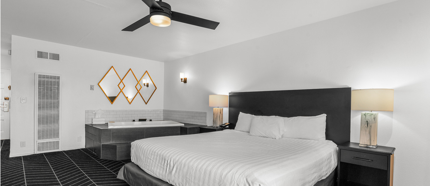  REJUVENATE IN WELL-APPOINTED GUEST ROOMS<br> AT OUR LUXURIOUS MORRO BAY HOTEL