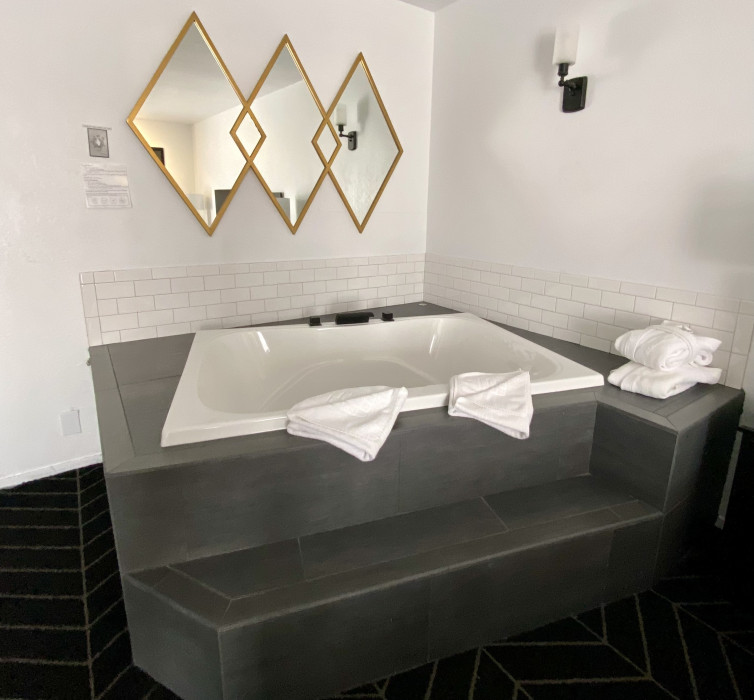King Room with Hydrotherapy Tub